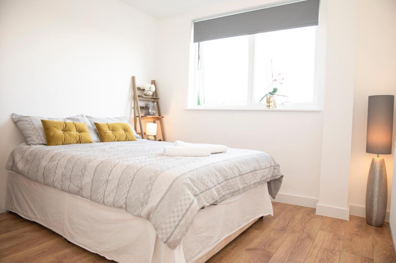 Sunshine Place Enfield Extérieur photo